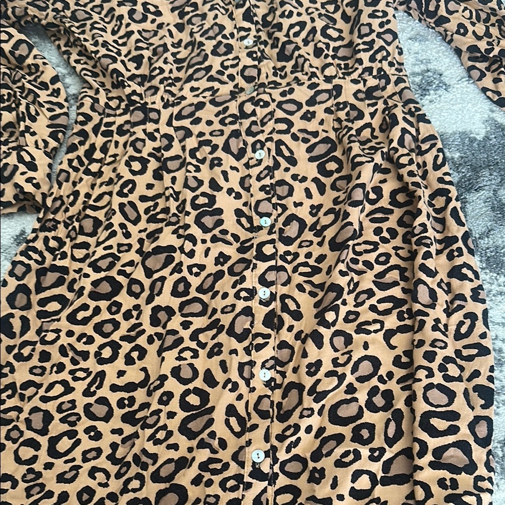 White closet Leopard Print Long Sleeve Button down midi Dress - Picture 2 of 7